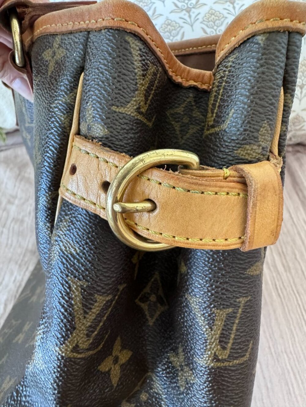 Rare Vintage Louis Vuitton Monogram Batignolles Tote Bag - Picture 11 of 16